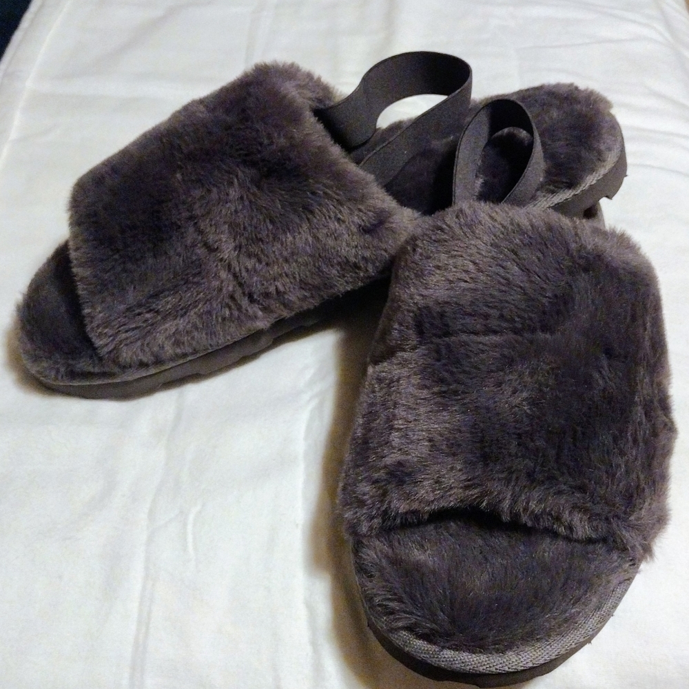 Lot of three men's slippers Large 10-11